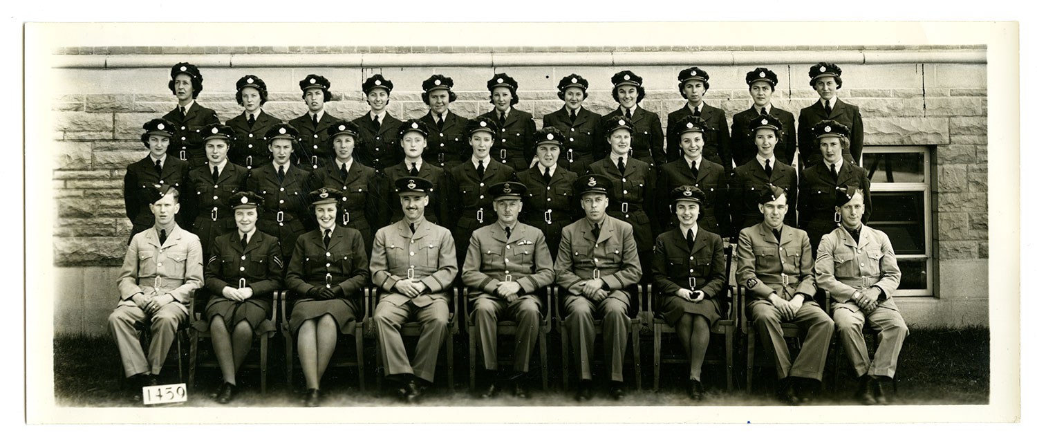 Betty Burton (back row, top right corner) and her classmates of the RCAF 5th Equipment Assistants Course in St. Thomas