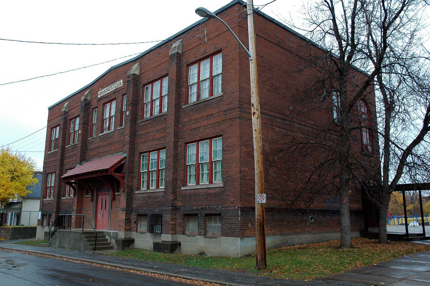 The former École Sacré Cœur has since been converted to condominiums. (Photo: City of Ottawa)