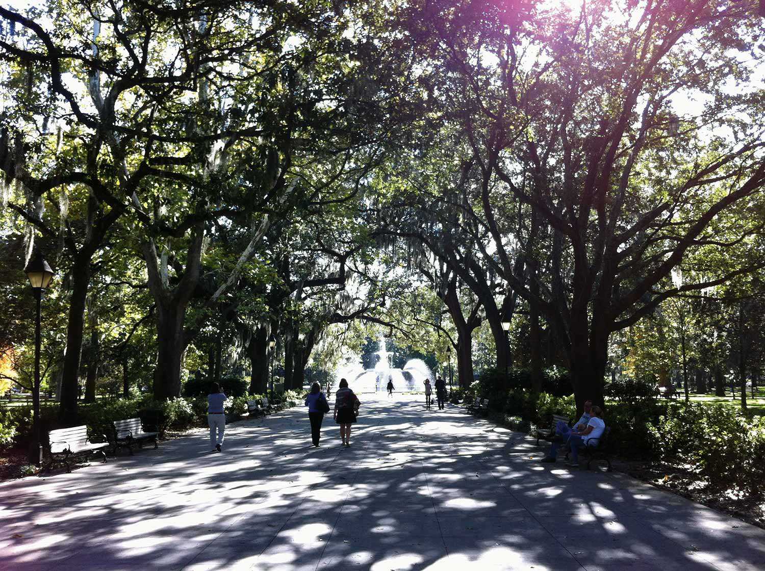 Savannah, Georgia draws tourists because of the beauty and charm of its historical parks, buildings and streetscapes. (Photo: Tom Mayes/National Trust for Historic Preservation)